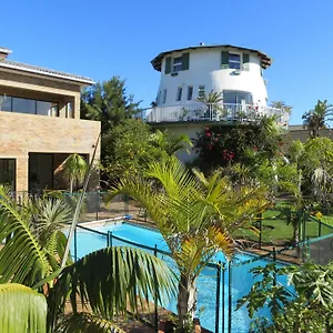 https://cape-oasis-guesthouse.hotels-capetown.com